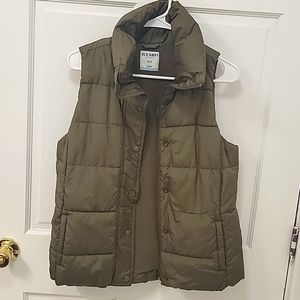 Women's puffer vest